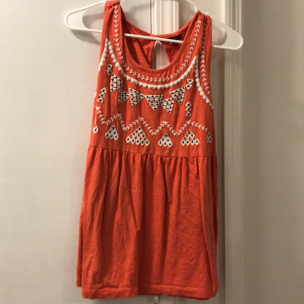 Size Large Hannah blouse with beautiful detailing!